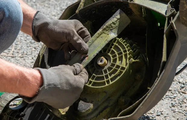 Spring-Summer-Lawnmower-Blade-Inspection